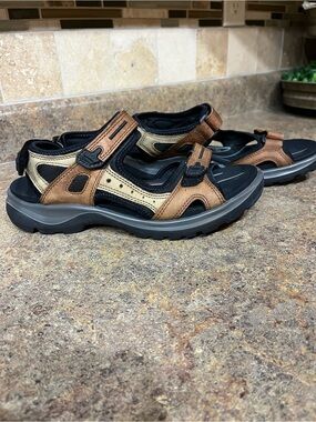 ECCO Yucatan Women’s 9 Brown Tan Leather Hiking Sport Sandals Outdoor Trails